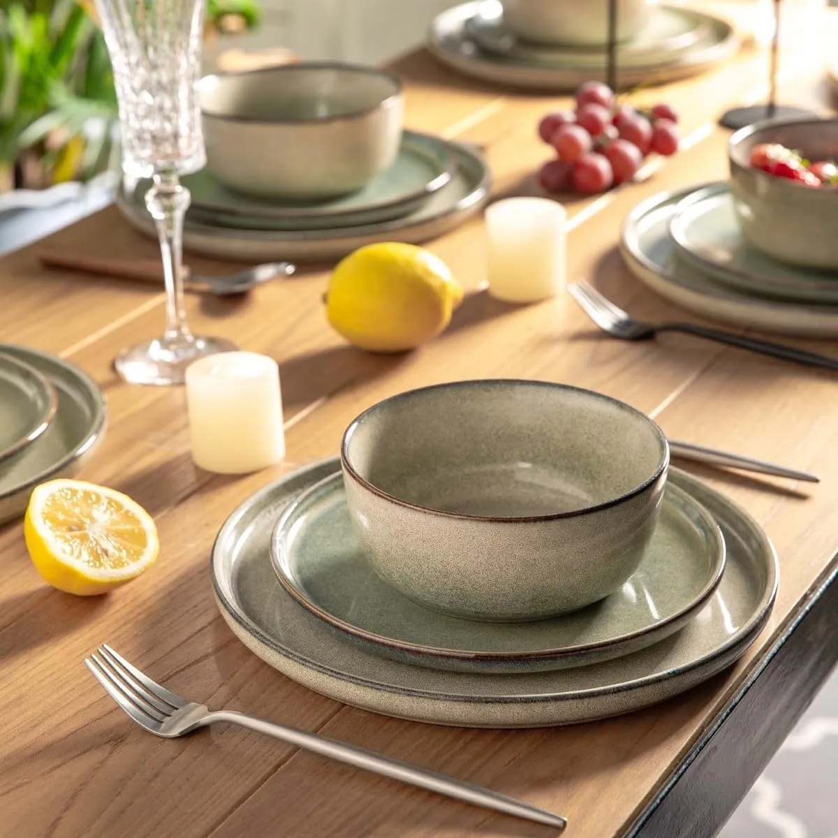 AmorArc Ceramic Dinnerware Sets,Round Reactive Glaze Stoneware Plates and Bowls Set,Highly Chip and Crack Resistant | Dishwasher & Microwave Safe Dishes,Service for 6 (18pc)