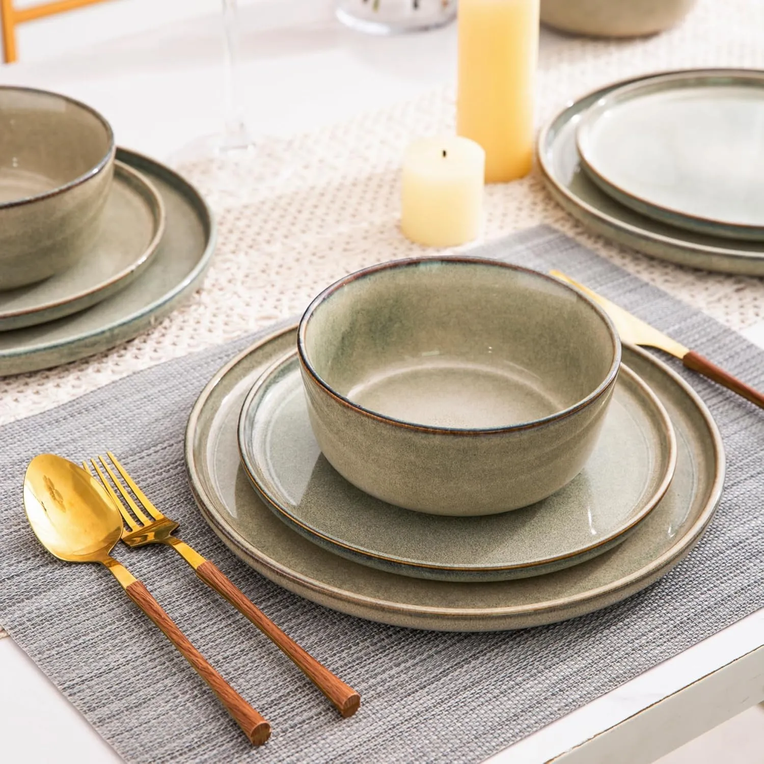 AmorArc Ceramic Dinnerware Sets,Round Reactive Glaze Stoneware Plates and Bowls Set,Highly Chip and Crack Resistant | Dishwasher & Microwave Safe Dishes,Service for 6 (18pc)