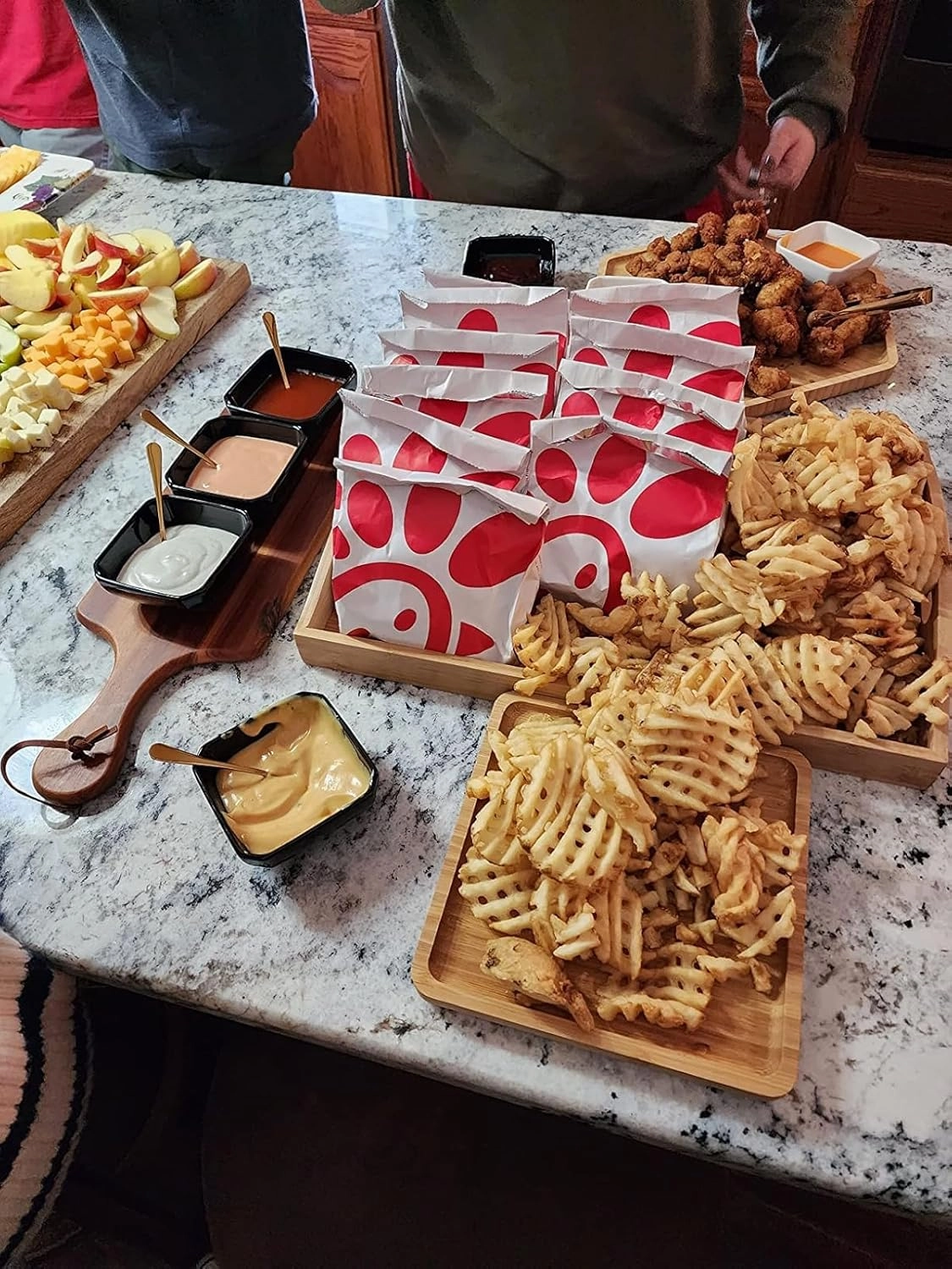 Bamboo Serving Trays Cutting Boards 16.5"x11.8"（42x30cm with Handle, Set Includes 0.63"(1.6cm) Thick Plates Hexagon 12.5"(32cm) Square 7.8"(20cm) Circle 7.8"(20cm) for Family Dinner Time