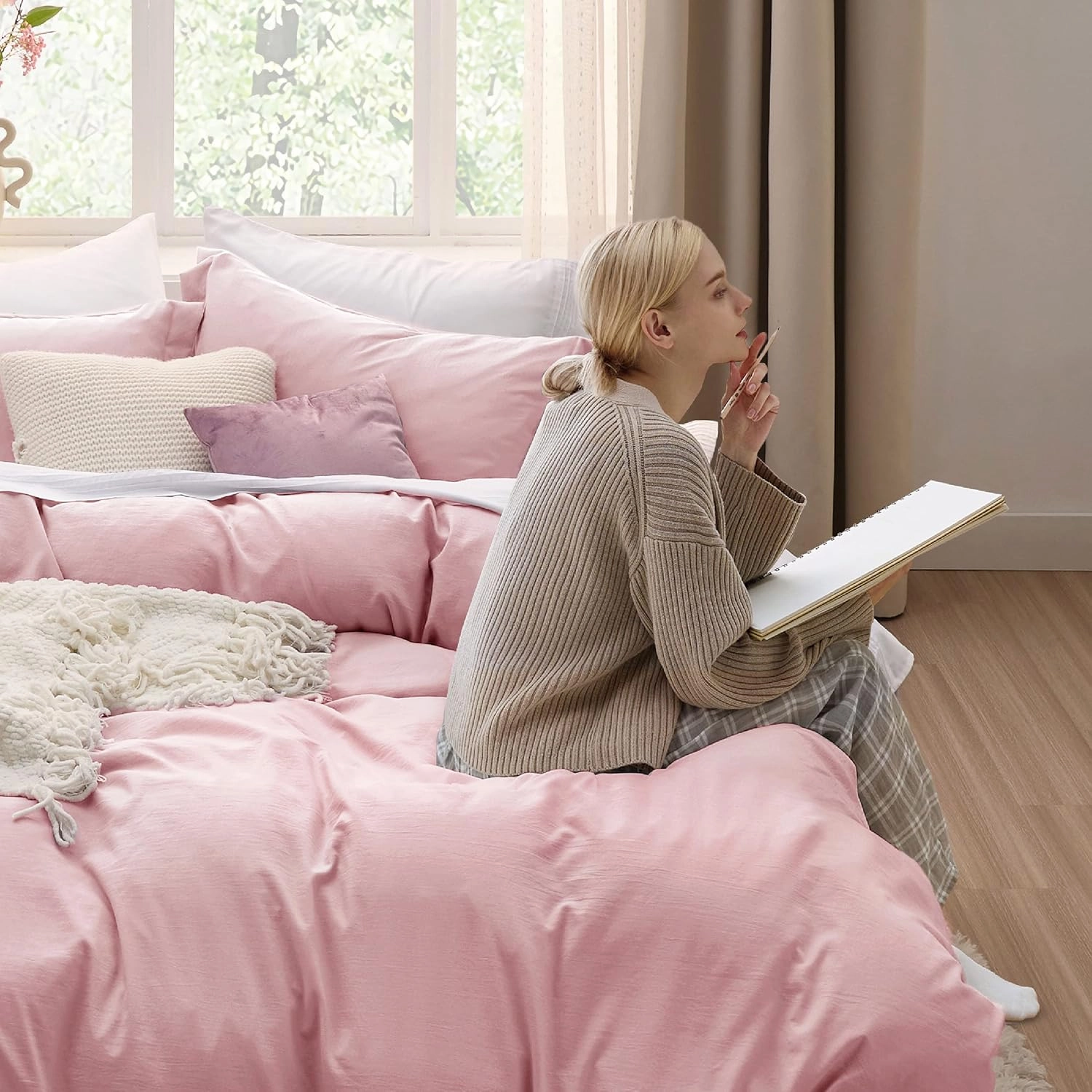 Bedsure Pink Duvet Cover Queen Size - 3 Pieces Prewashed Extra Soft Bedding Set, Includes 1 Duvet Cover 90x90 Inches with Zipper Closure & 2 Pillow Shams, Comforter Not Included