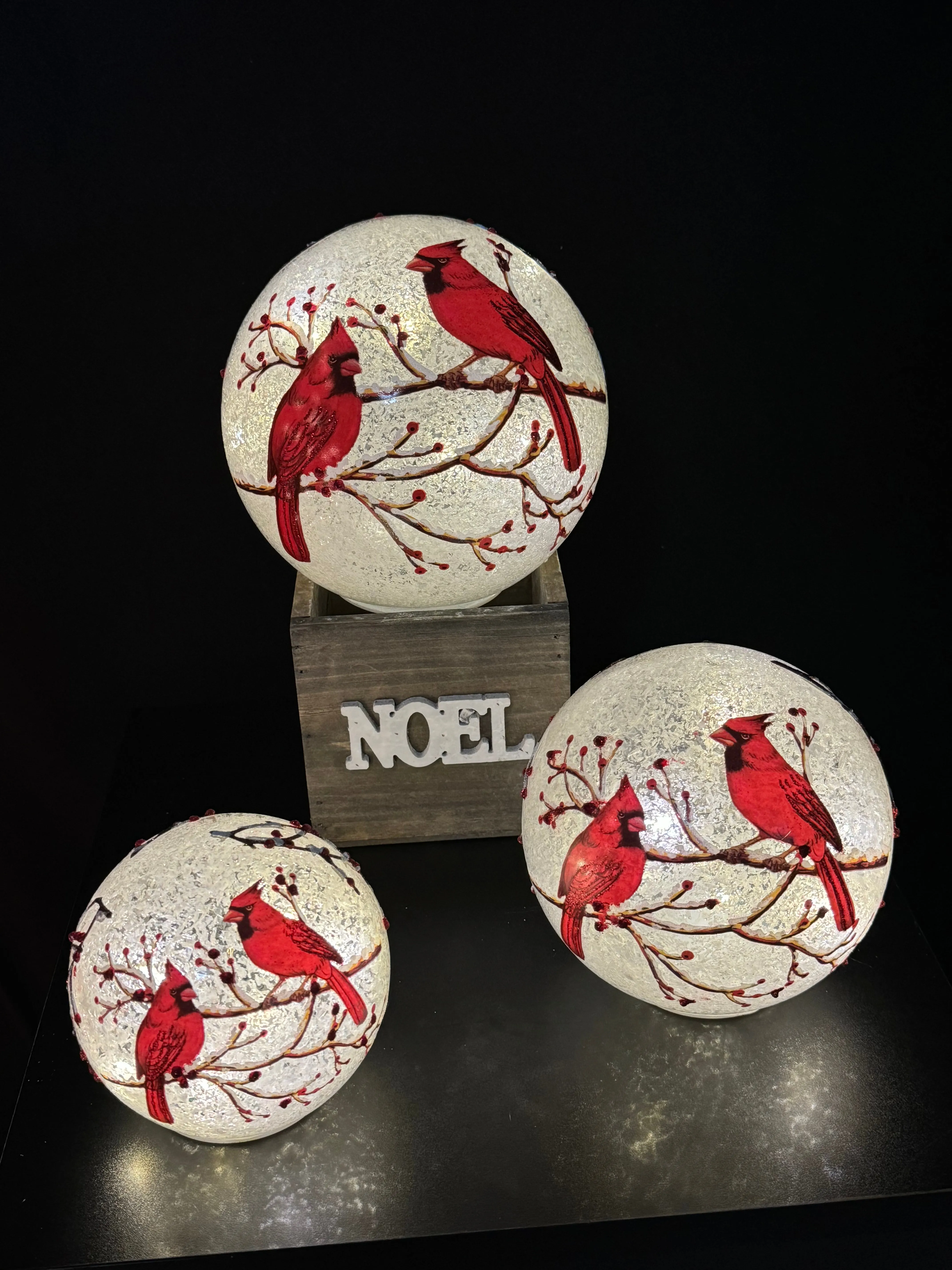Cardinals On Red Berry Branch Light globe (set of 3)