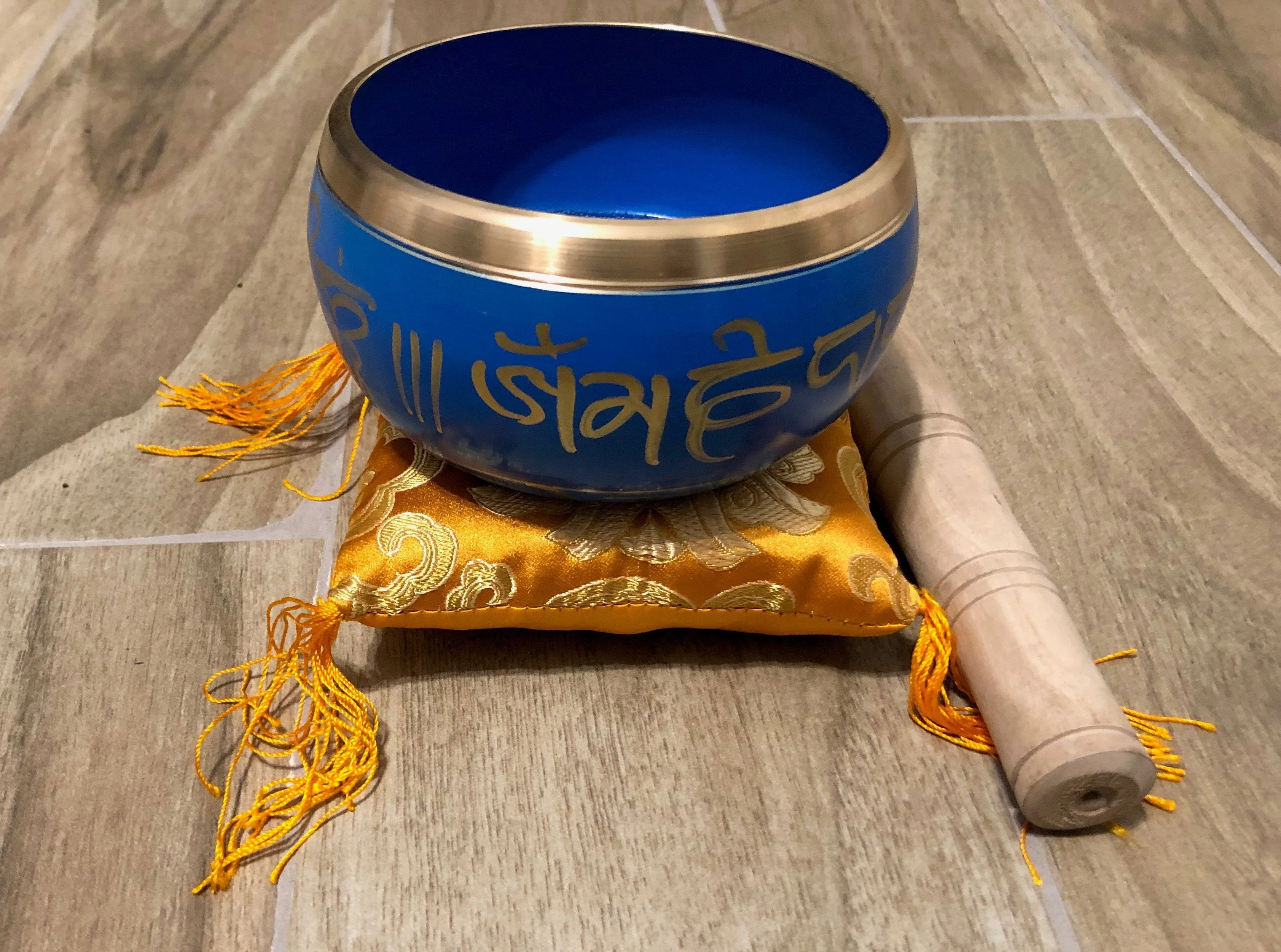 Charming Perfections EMBOSSED BUDDHA TIBETAN SINGING BOWL BLUE - Blue