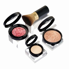 Complete 4-Piece Makeup Set with Blush,Highlighter,Corrective Foundation&Soft Brush–Natural Radiance,Easy Blending,Everyday Beauty
