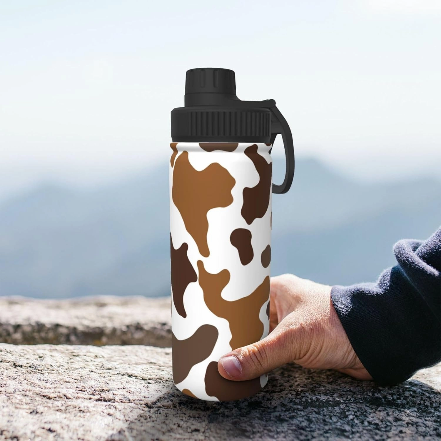 Cow Print 18 oz Stainless Steel Water Bottles Insulated Sports Water Bottle with Handle, Brown Double Wall Travel Water Flask for Running Hiking Fishing