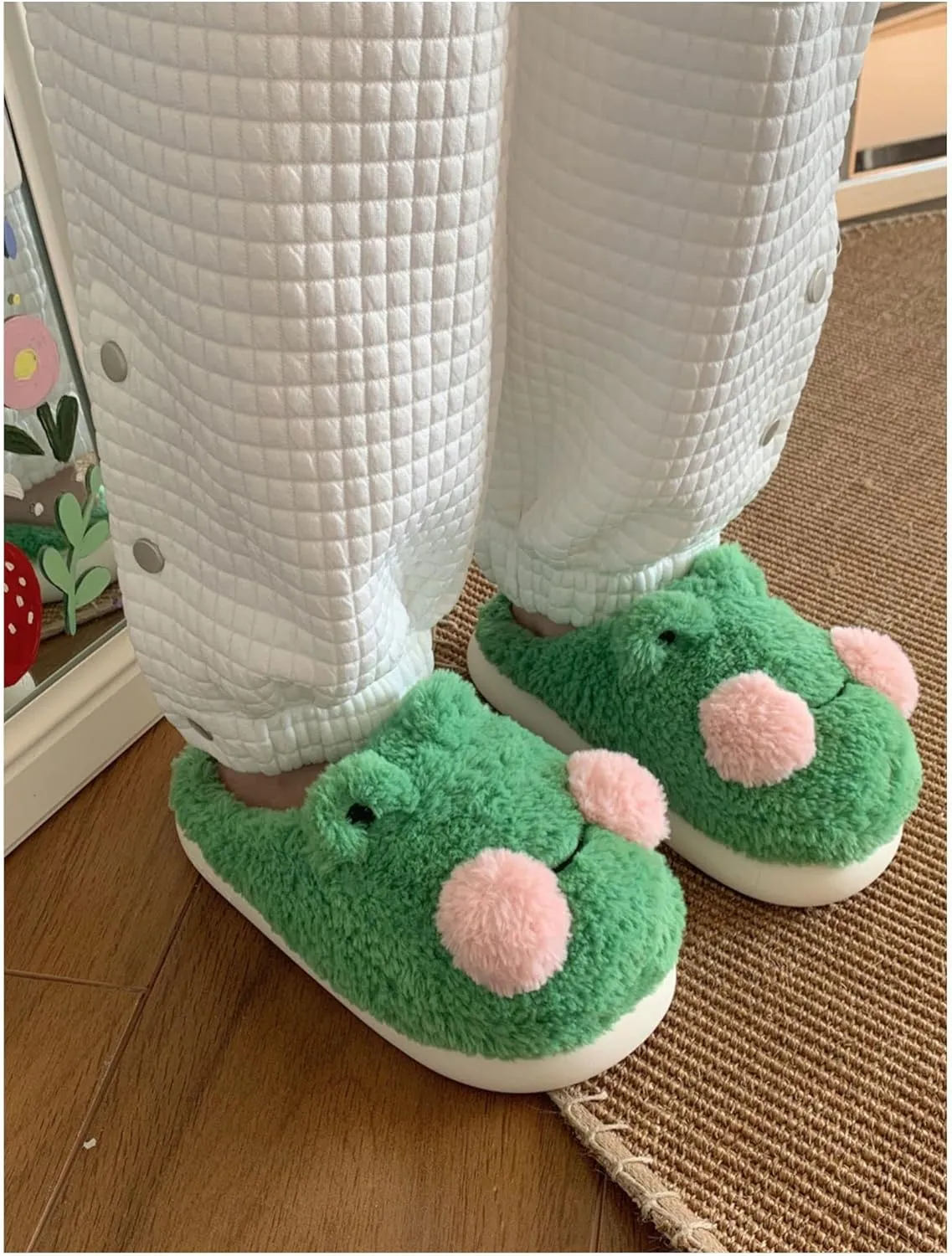 Cute Frog Slippers for Women Kawaii Fuzzy Plush Dorm Slippers Y2K Fluffy House Slides Downtown Girl Aesthetic Stuffs