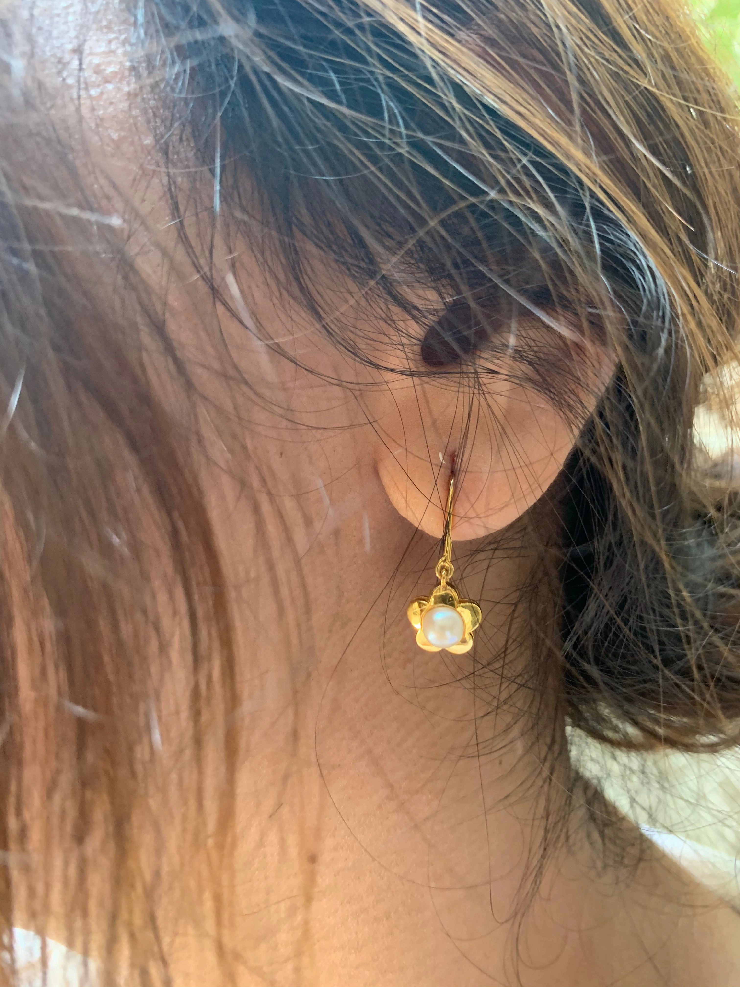 Daisy Pearl Loop Earrings