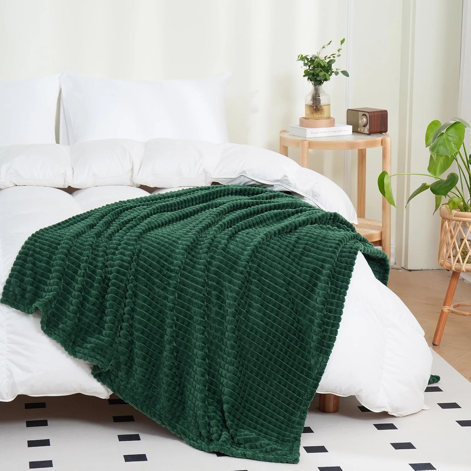 Dark Green Throw Blanket 50"×70" Decorations Fleece Super Soft Plush Fuzzy Cozy Blanket with Square 3D Jacquard Grid Design Luxury Lightweight for Couch Sofa Chair
