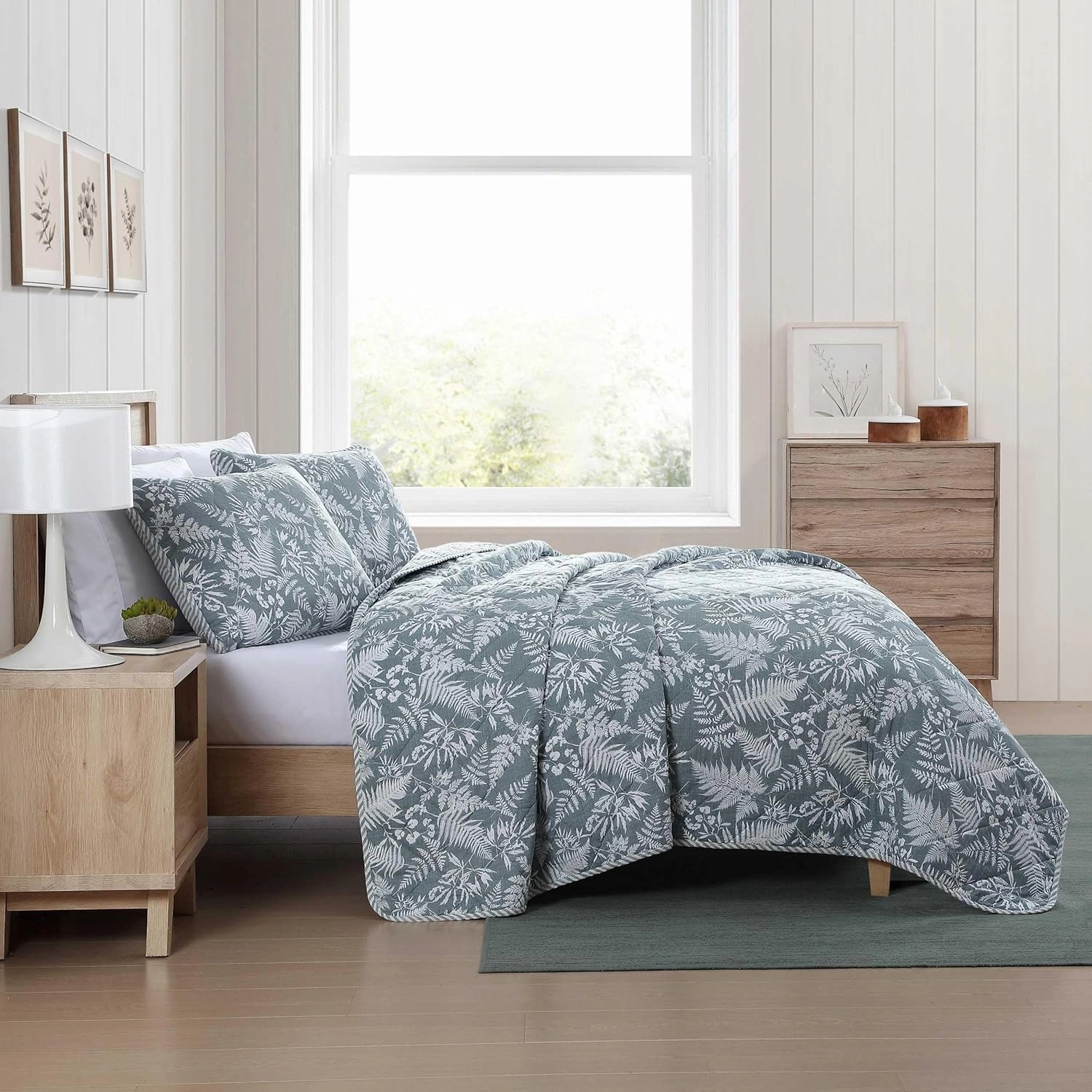 Eddie Bauer - King Quilt Set, Reversible Cotton Bedding with Matching Shams, Wildflower Inspired Home Decor with Stripe Reverse (Fern Garden Green, King)