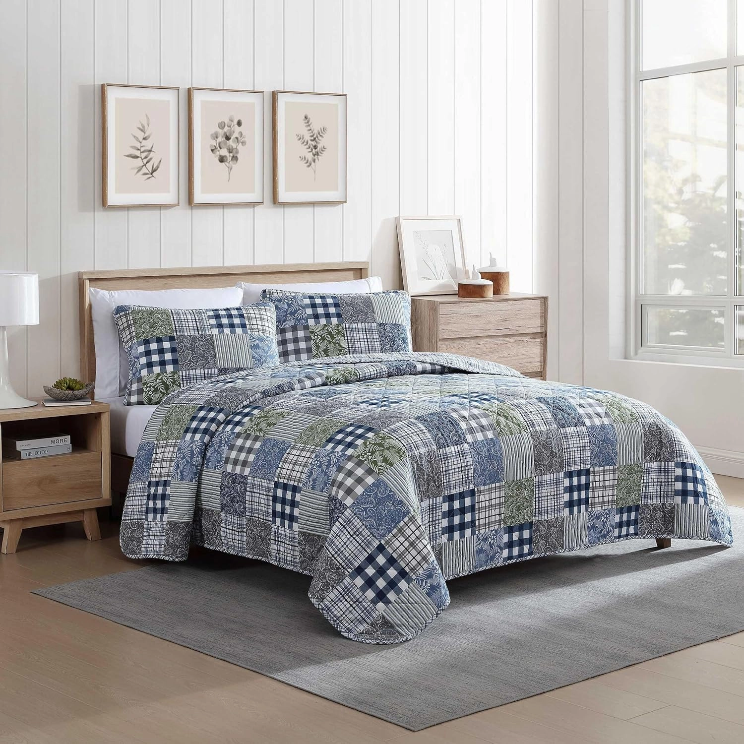 Eddie Bauer - Twin Quilt Set, Reversible Cotton Bedding with Matching Sham, Patchwork Home Decor with Plaid Reverse (Cozy Plaid Patchwork Blue/Green, Twin)