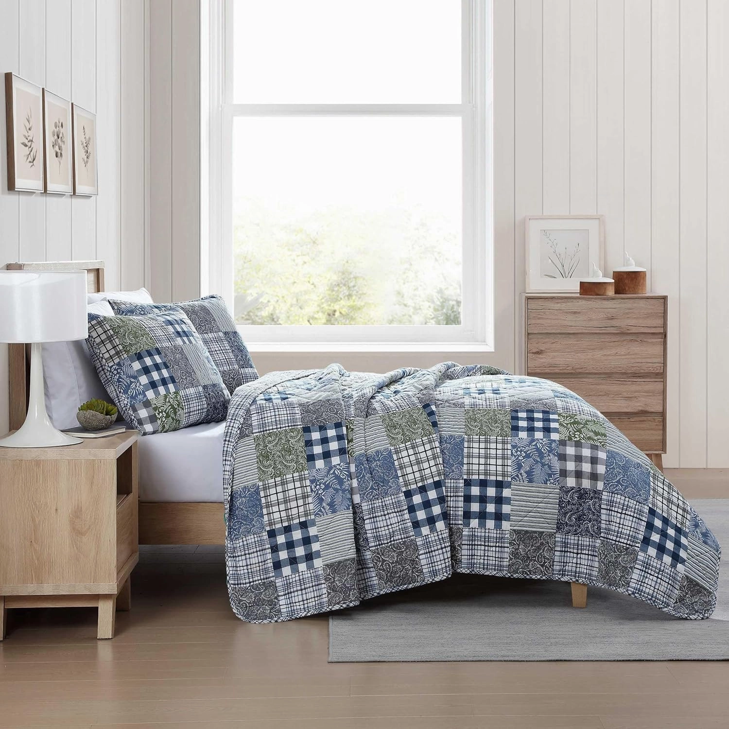 Eddie Bauer - Twin Quilt Set, Reversible Cotton Bedding with Matching Sham, Patchwork Home Decor with Plaid Reverse (Cozy Plaid Patchwork Blue/Green, Twin)