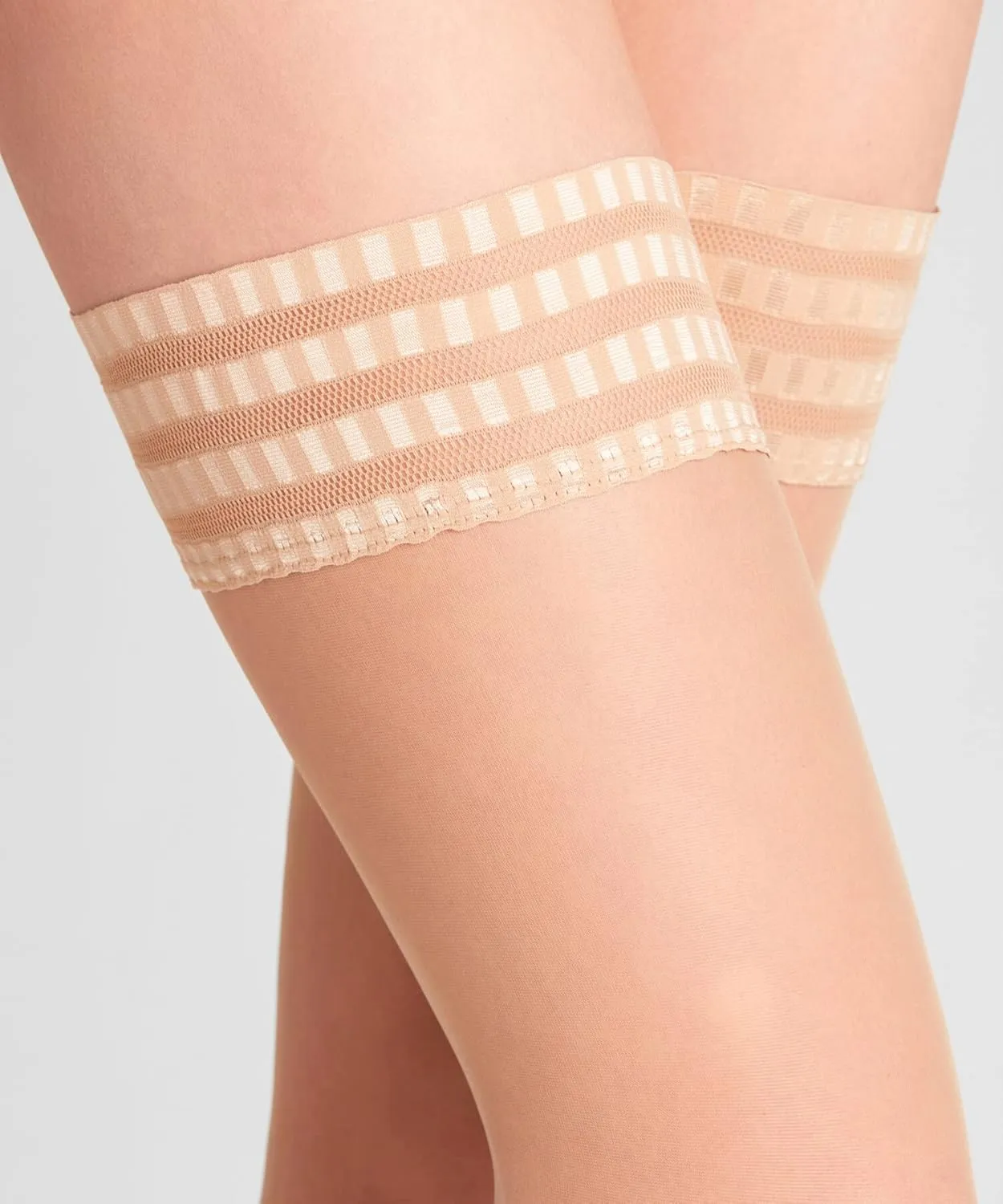 FALKE Women's Pure Matt 20 Denier Sheer Thigh Highs, 1 Pair