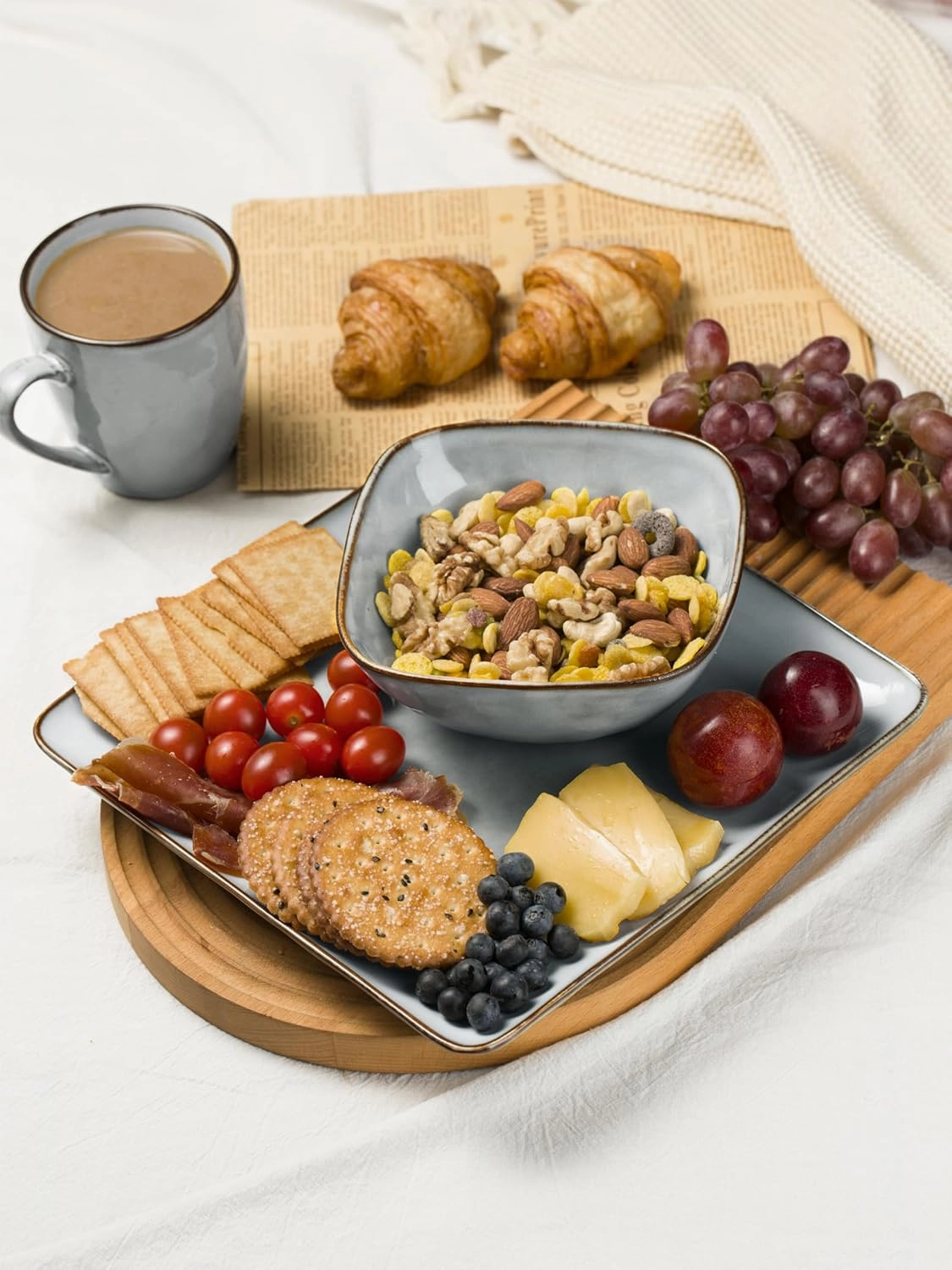 Famiware Dinnerware Sets for 4, Ocean Square 12-Piece Kitchen Plates and Bowls Sets, Reactive Glaze, Microwave and Dishwasher Safe, Scratch Resistant, Grey