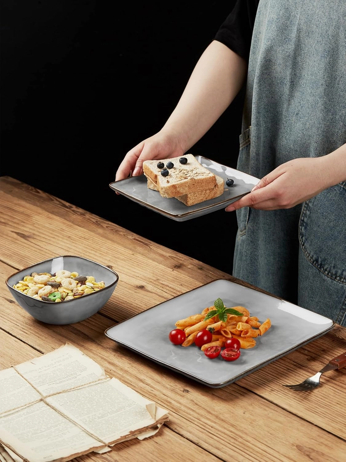 Famiware Dinnerware Sets for 4, Ocean Square 12-Piece Kitchen Plates and Bowls Sets, Reactive Glaze, Microwave and Dishwasher Safe, Scratch Resistant, Grey