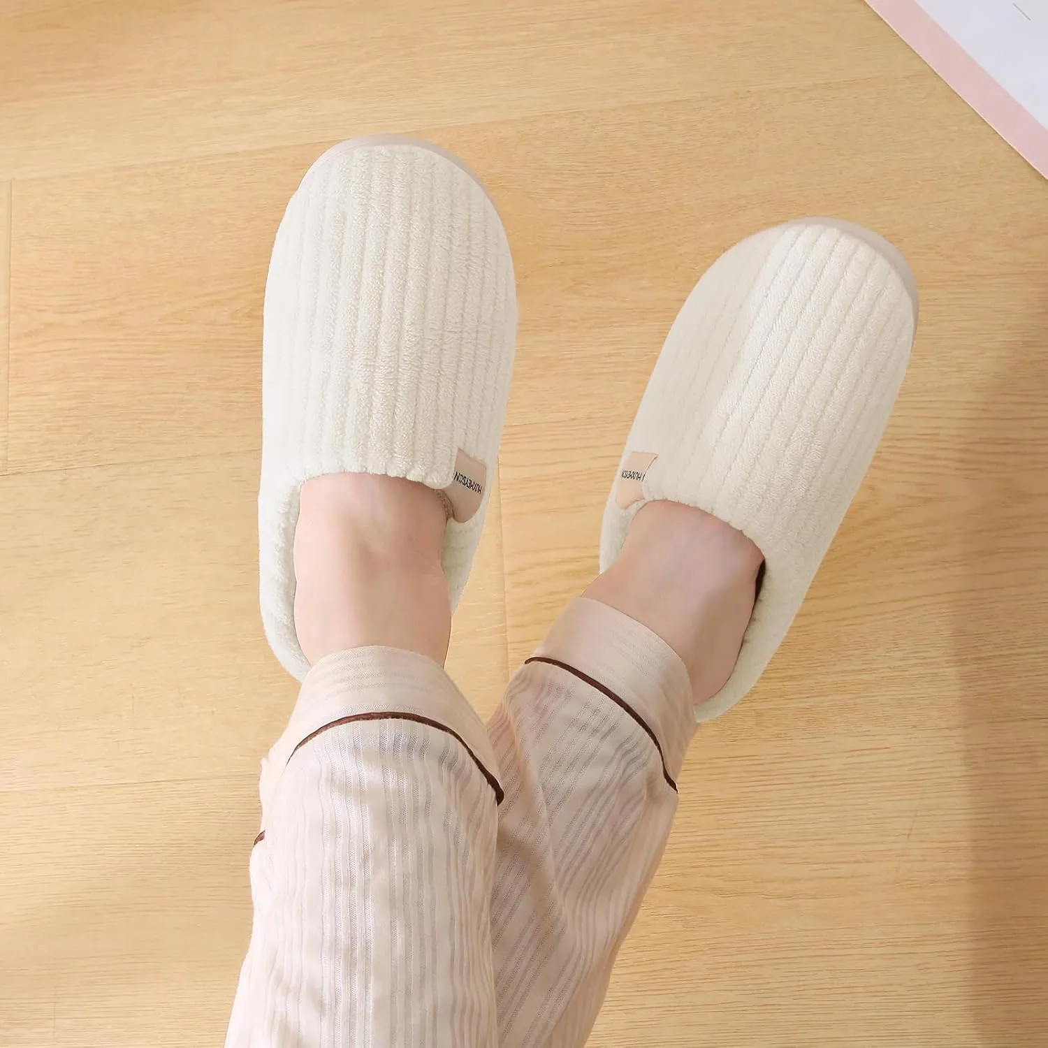 HUXMEYSON Slippers for Women, Warm Memory Foam Comfy House Slippers with Anti-Skid Rubber Sole for Indoor and Outdoor