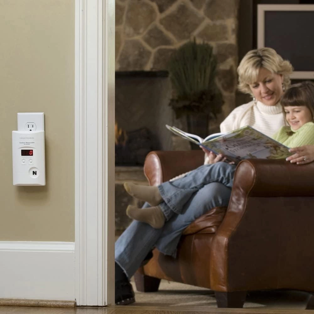 Kidde Carbon Monoxide Detector, Plug In Wall with 9-Volt Battery Backup, Digital LED Display - 2 Pack