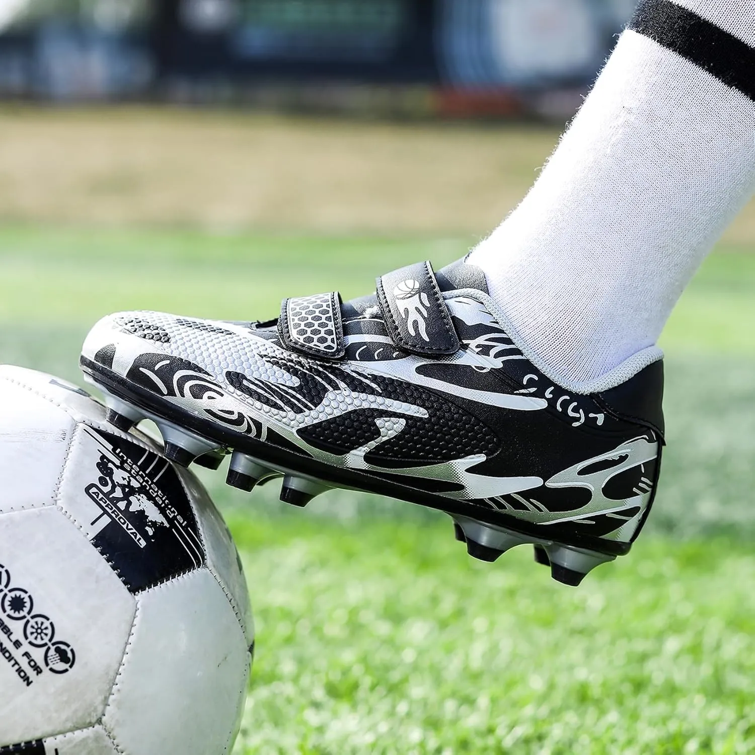 Kids Soccer Cleats Boys Girls Firm Ground Soccer Shoes Youth Professional Athletic Outdoor Football Cleats Shoes