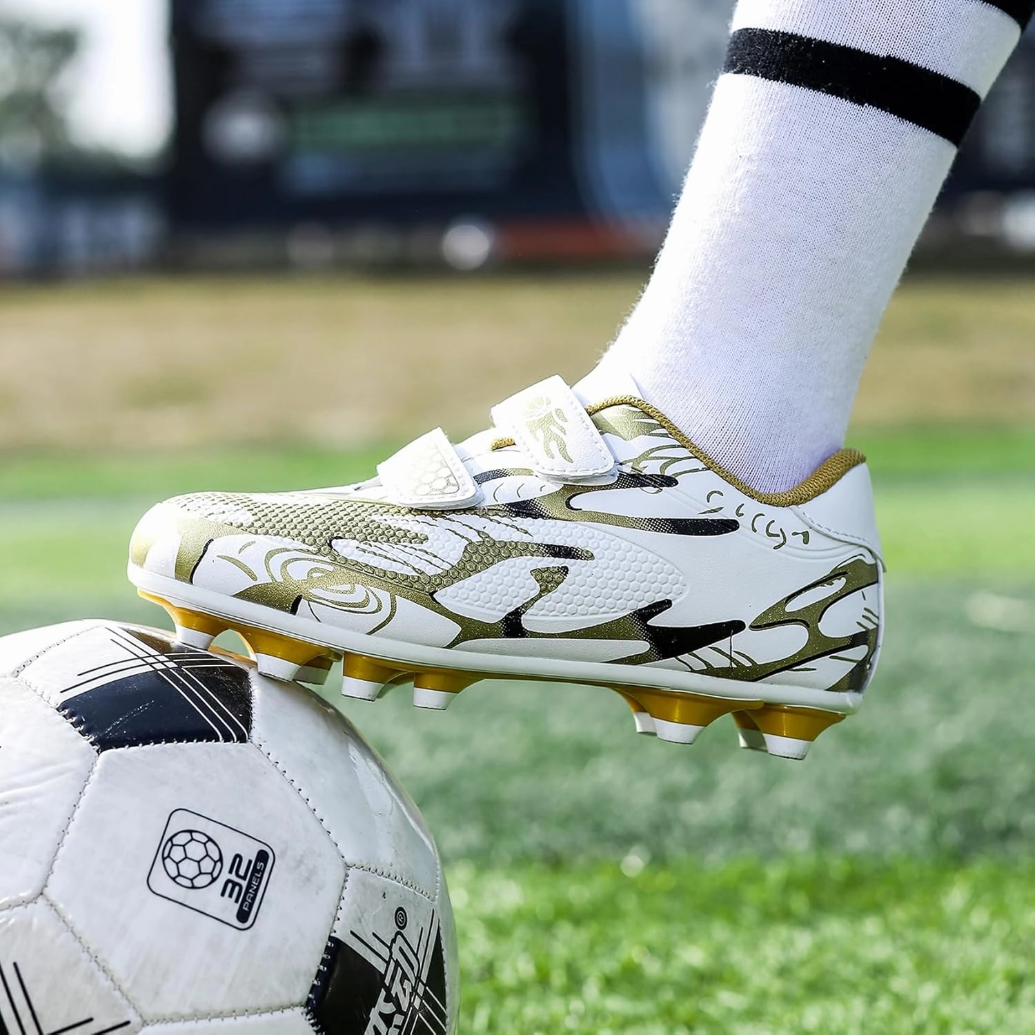 Kids Soccer Cleats Boys Girls Firm Ground Soccer Shoes Youth Professional Athletic Outdoor Football Cleats Shoes
