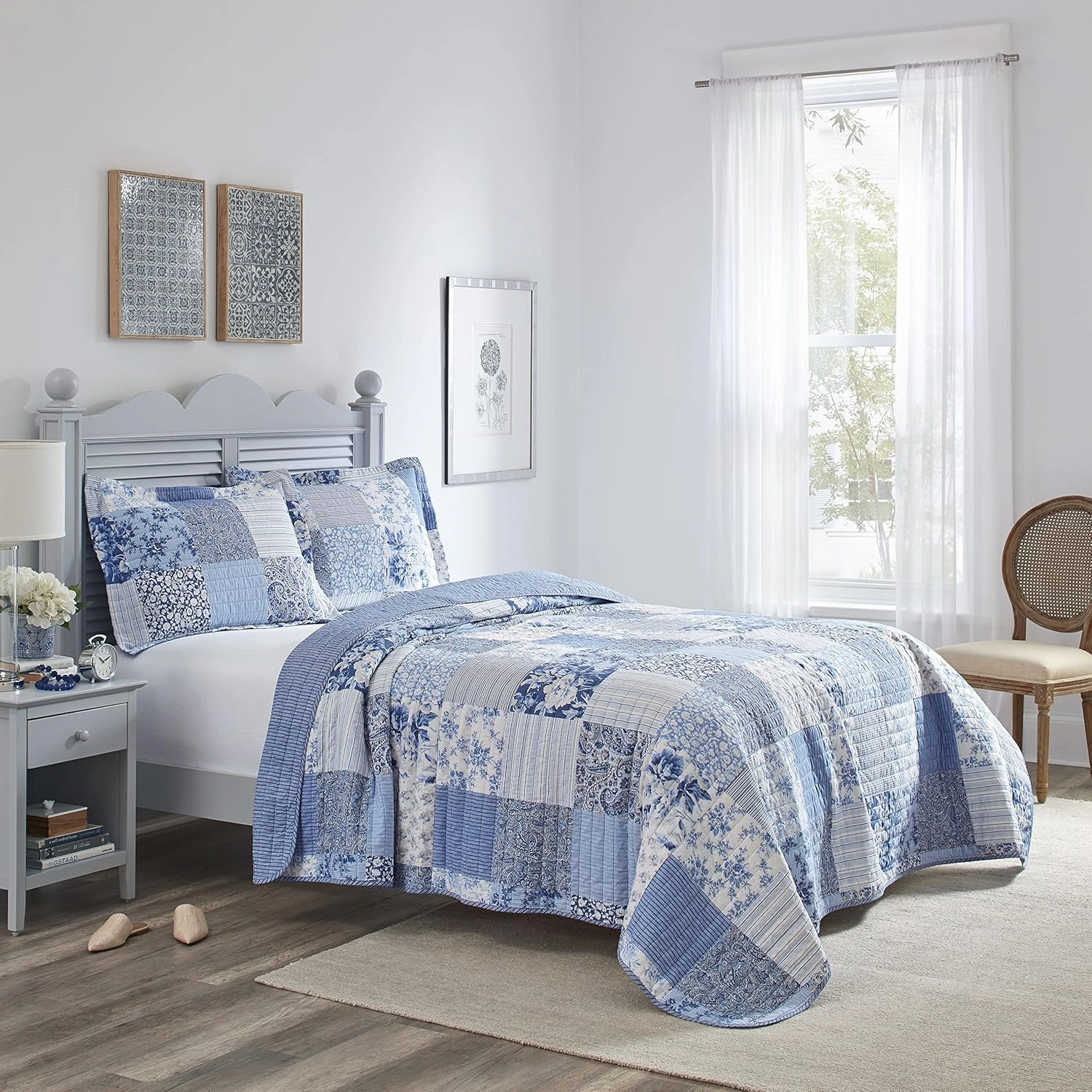 Laura Ashley - King Quilt Set, Reversible Cotton Bedding with Matching Shams, Farmhouse Inspired Home Decor (Paisley Printed Patchwork Blue, King)