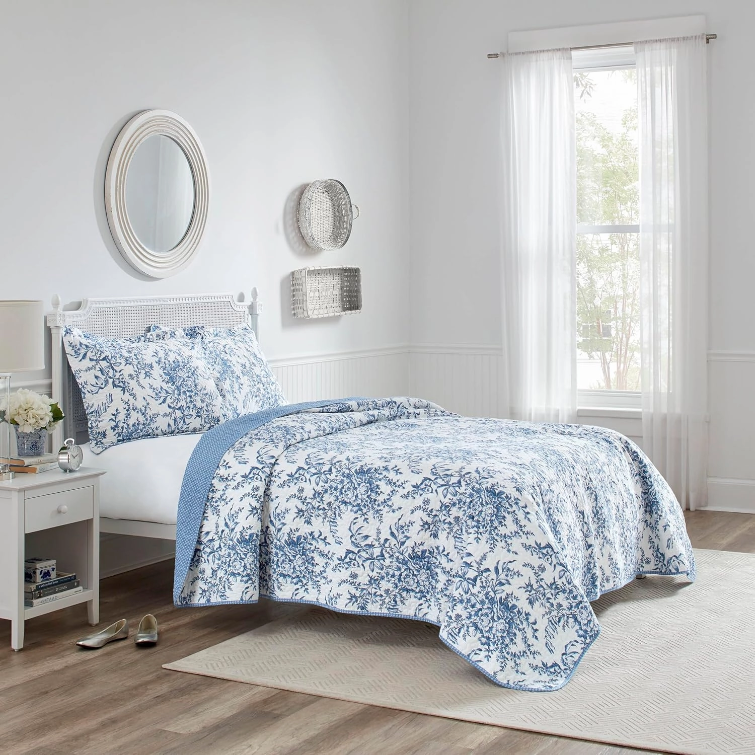 Laura Ashley - King Quilt Set, Reversible Cotton Bedding with Matching Shams, Home Decor for All Seasons (Bedford Delft Blue, King)