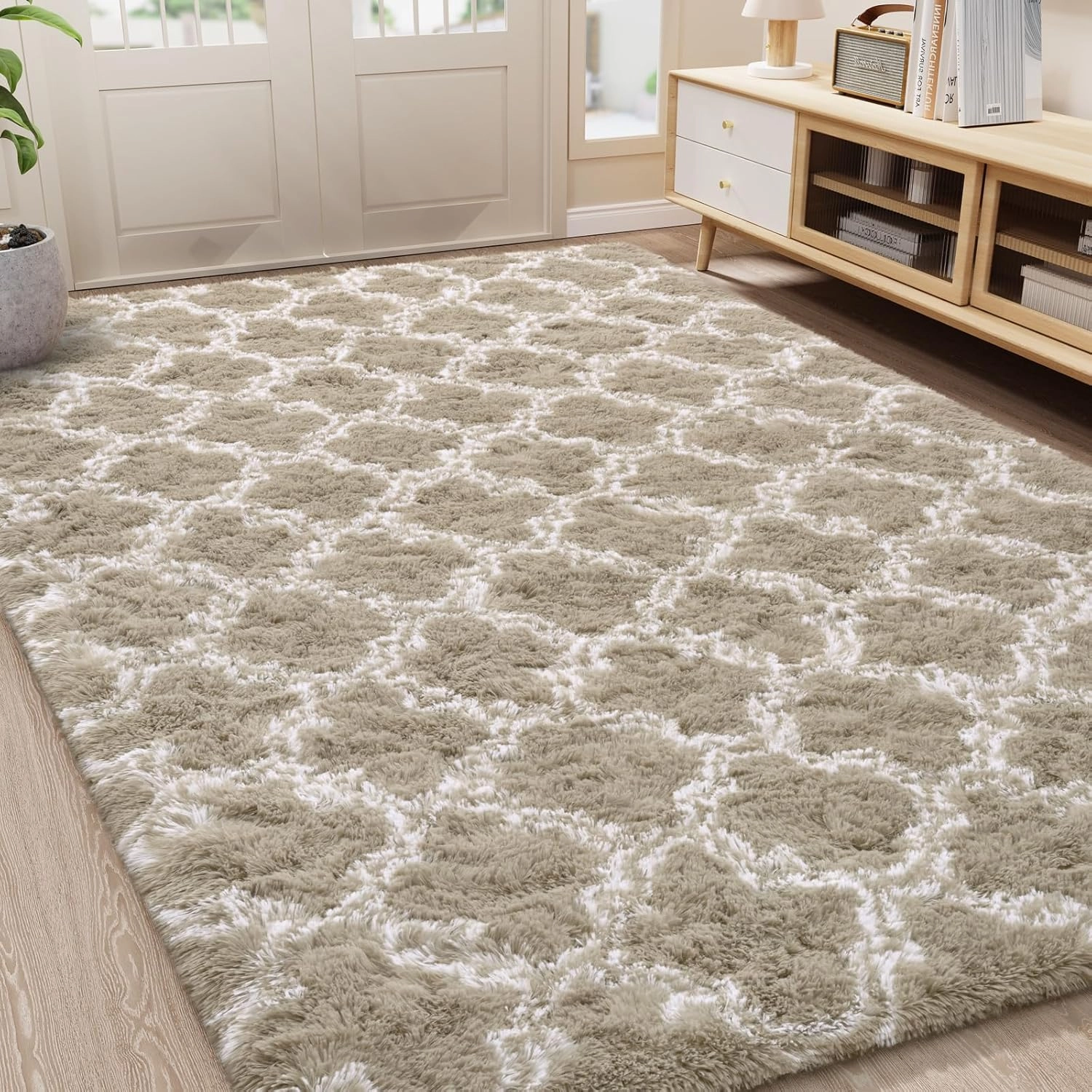LOCHAS Luxury Shag Area Rug 2x6 Feet Geometric Plush Fluffy Rugs, Extra Soft Carpet Moroccan Rugs for Bedroom Living Room Dorm Kids, High Pile Shaggy Floor Rug Decor, Beige/White
