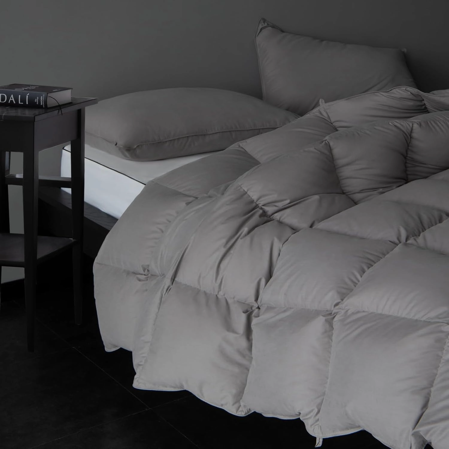Luxury Gray Down Fiber Comforter Twin Size - Down Fiber Duvet Core for All Seasons - Soft and Medium Warmth Hotel Collection Duvet Insert - Fluffy and Cozy，Twin (68 X 90”)