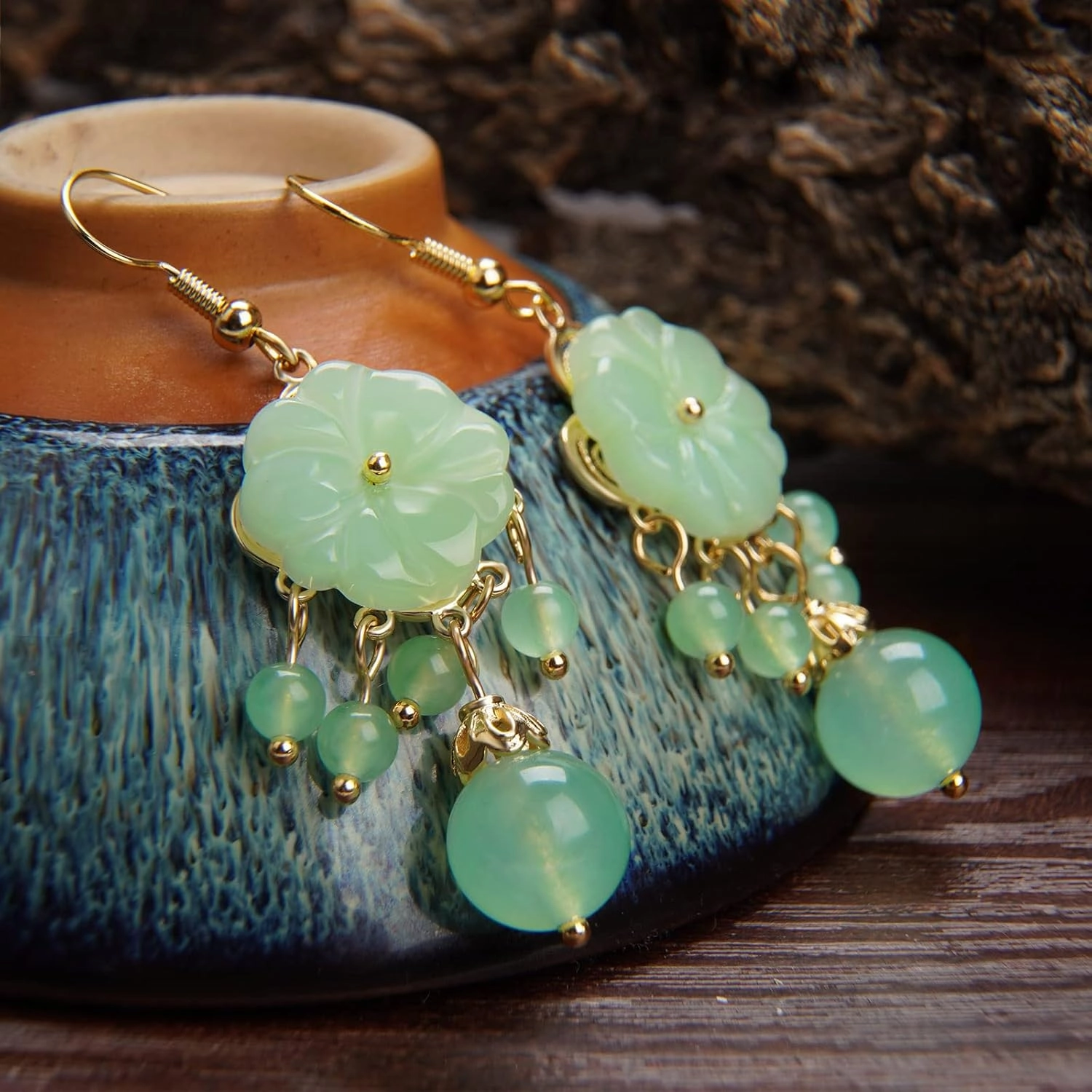 Natural Ladies Jade Earrings and Jade Necklace Set, Suitable for Mother's Day, Easter, Christmas