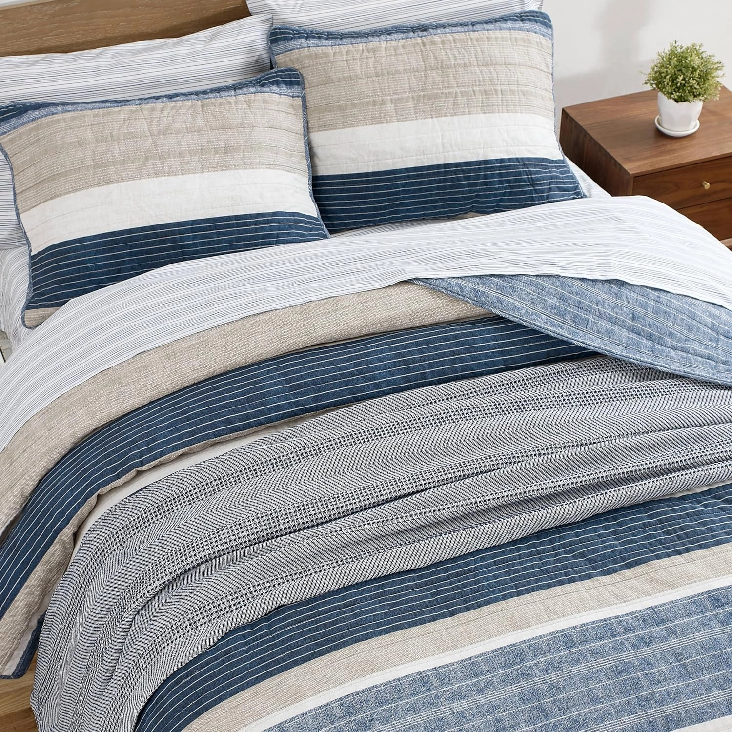 Nautica- Queen Quilt Set, Cotton Reversible Bedding Set, All Season Designer Home Décor (Ridgeport Beige, Queen)