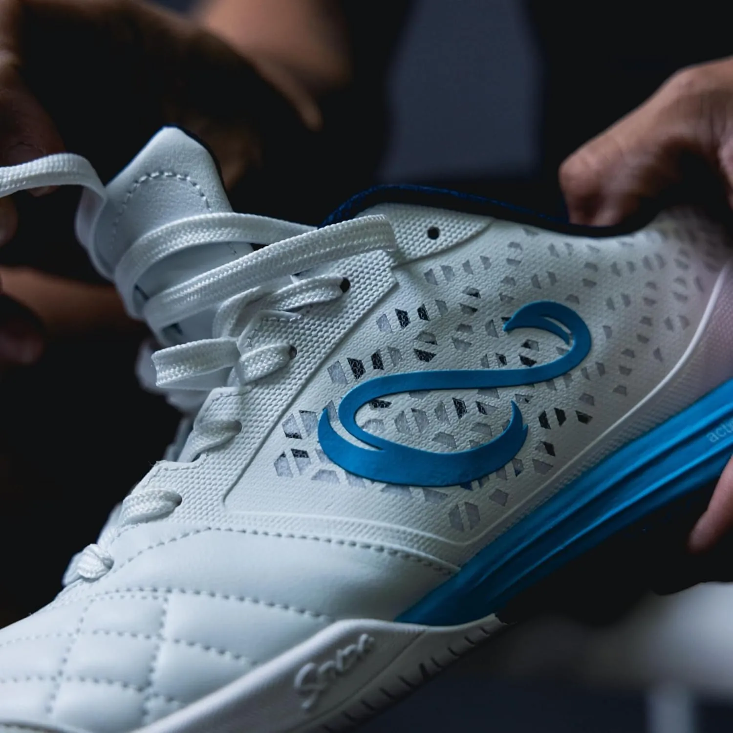 SENDA Ushuaia Pro 2.0 Indoor Soccer, Court, and Futsal Shoes, Unisex, Adult and Youth Sizes