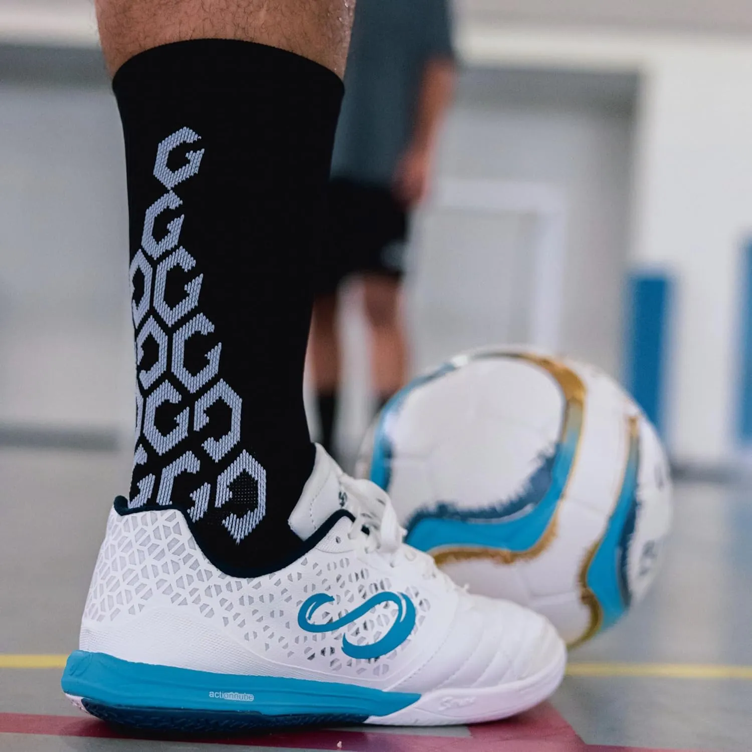 SENDA Ushuaia Pro 2.0 Indoor Soccer, Court, and Futsal Shoes, Unisex, Adult and Youth Sizes