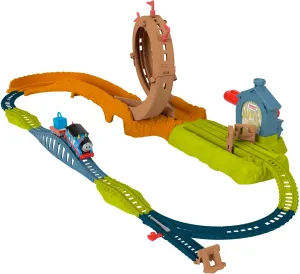 Thomas & Friends Price HMB93 Thomas & Friends Looping Farm, Battery Operated Locomotive and Rail Set, Toy for Children from 3 Years