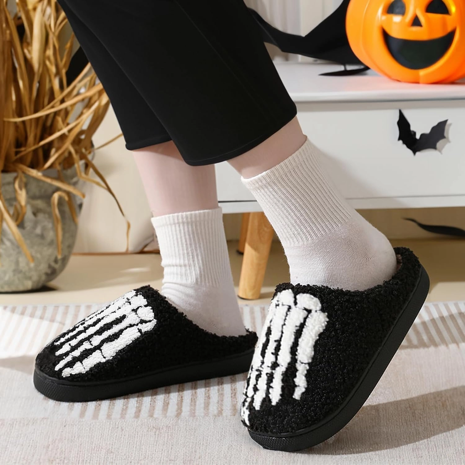 Women's and men's fluffy plush slippers, home slippers, cute warm shoes, indoor and outdoor girls' slippers, memory sponge, retro couple shoes
