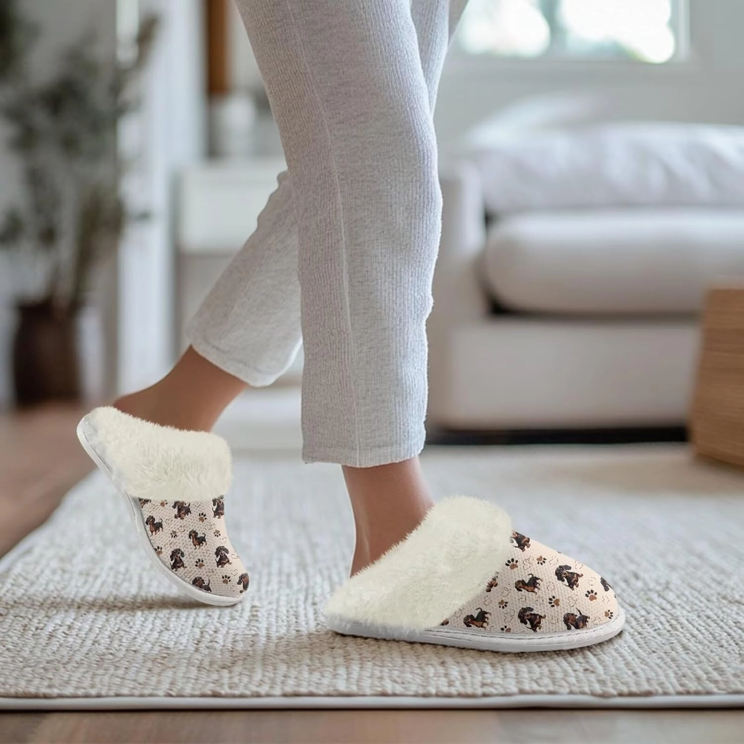 Women's Fuzzy Slippers Outdoor Indoor Fluffy Winter House Shoes Warm Plush Bedroom Shoes for Women
