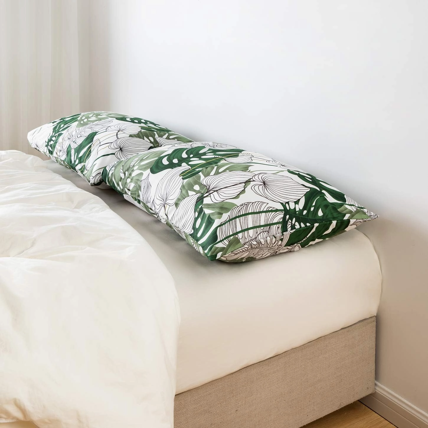 YuHeGuoJi Pillowcase 100% Cotton Queen Size Set of 2 Green Botanical Monstera Leaves Print Decorative Bed Pillow Covers with Envelope Closure Hotel Quality Soft Breathable (2 Packs, 20 x 26 Inches)