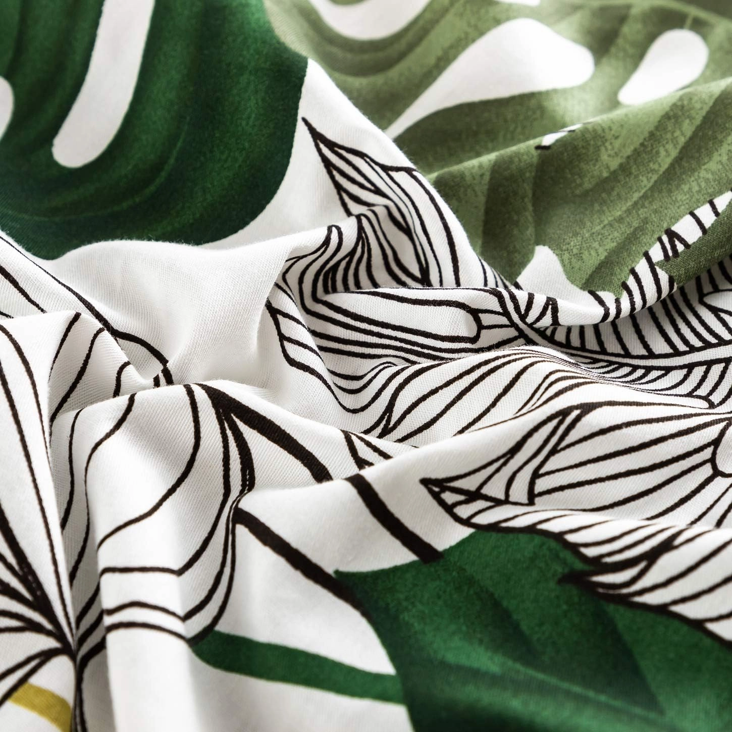YuHeGuoJi Pillowcase 100% Cotton Queen Size Set of 2 Green Botanical Monstera Leaves Print Decorative Bed Pillow Covers with Envelope Closure Hotel Quality Soft Breathable (2 Packs, 20 x 26 Inches)